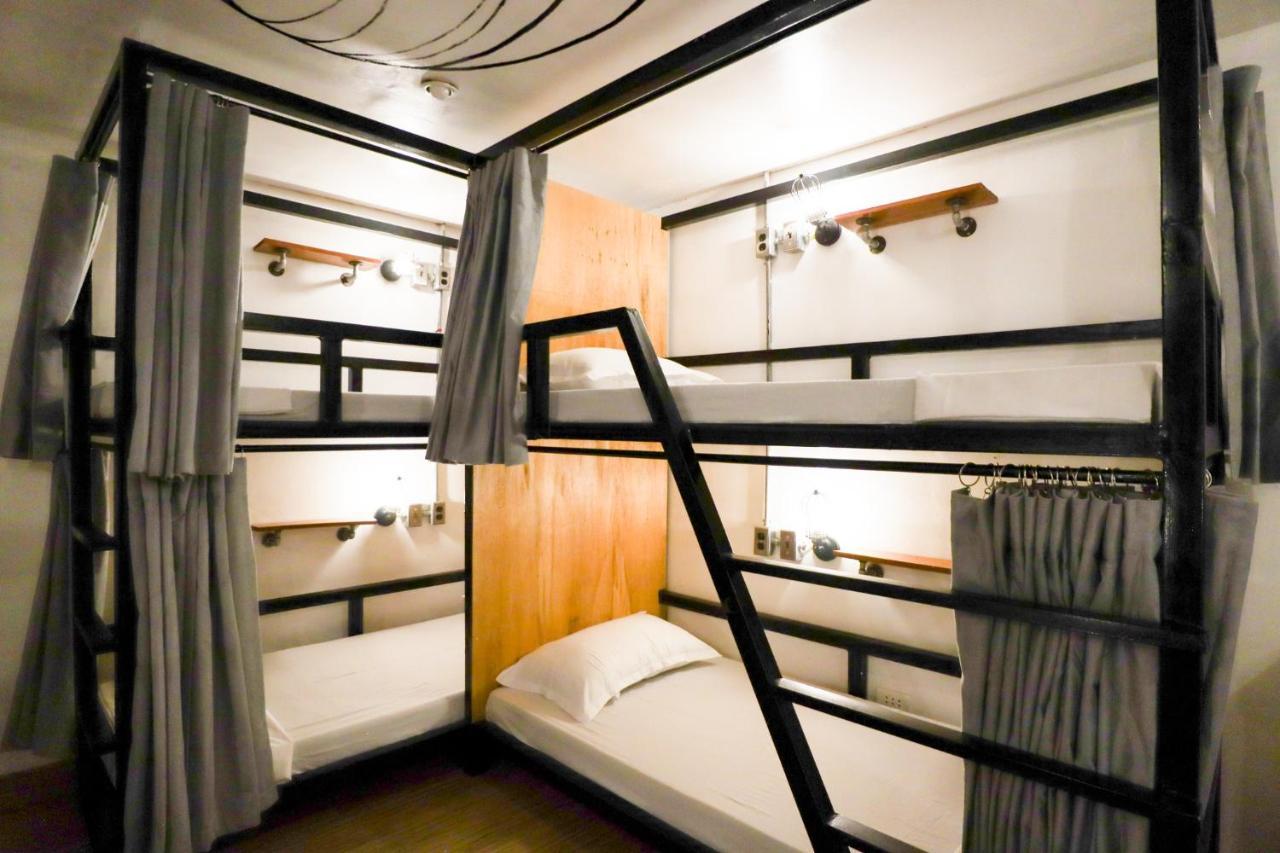 Ocean Breeze Hostel By Daily Sweet Moalboal Exterior photo