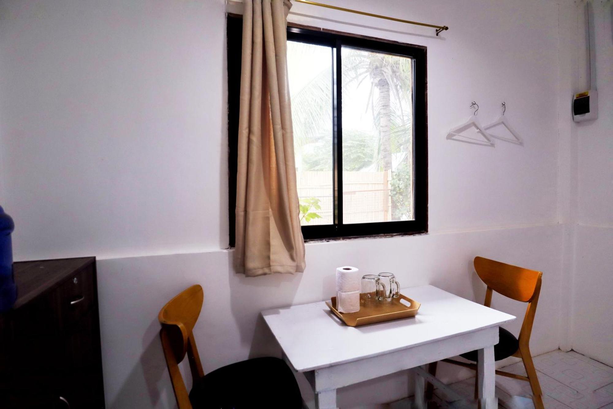 Ocean Breeze Hostel By Daily Sweet Moalboal Exterior photo